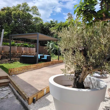 Boulouris Entre Et Piscine Apartment *
