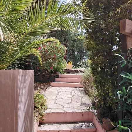 Boulouris Entre Et Piscine *